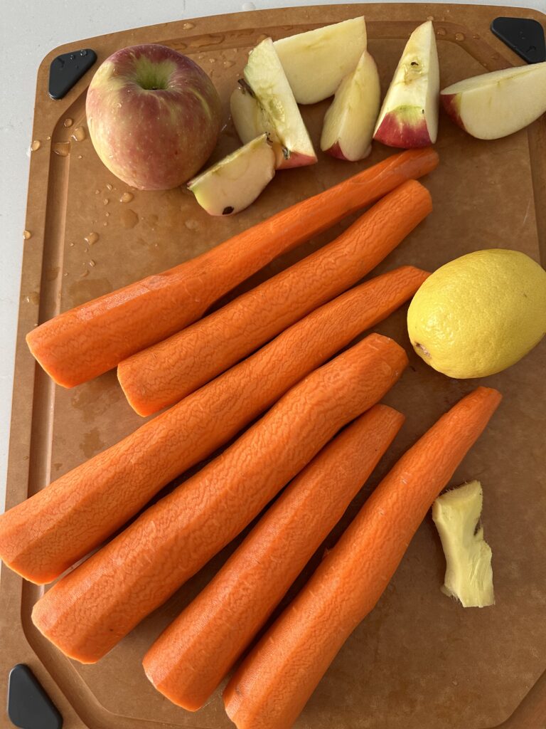 Carrot Apple Juice contains 4 healthy ingredients