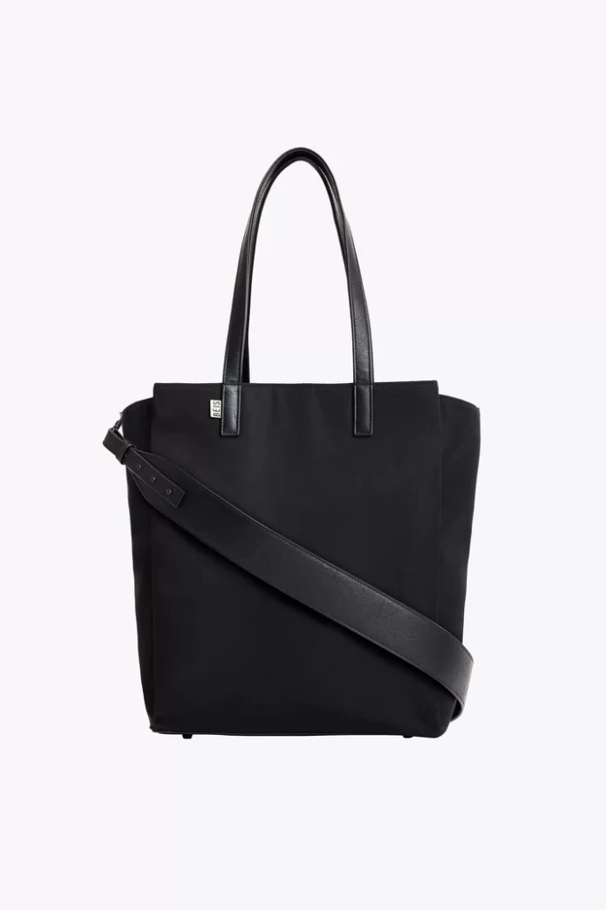 This Commuter Tote has your young professional grad covered