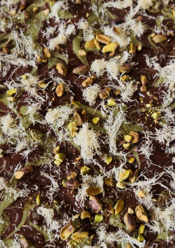 Easy Dubai Chocolate Pistachio Bark