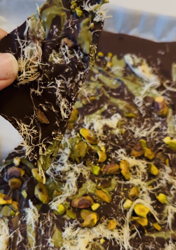 Easy Dubai Chocolate Pistachio Bark